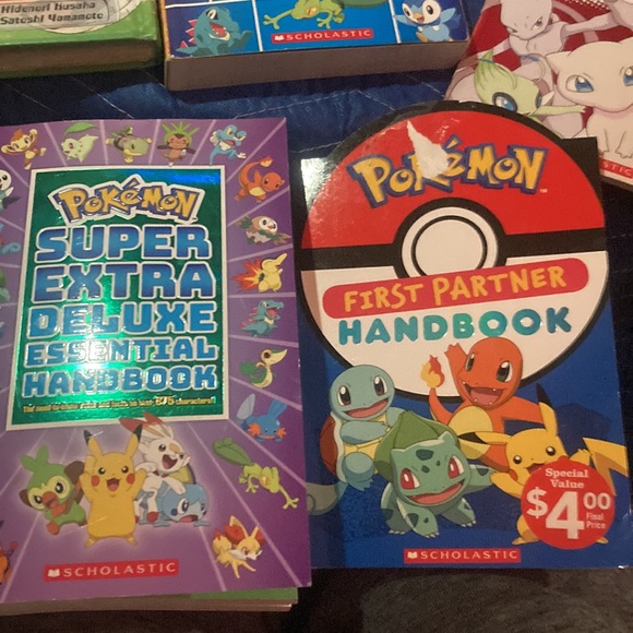 Pokémon Books - Picture 3 of 3